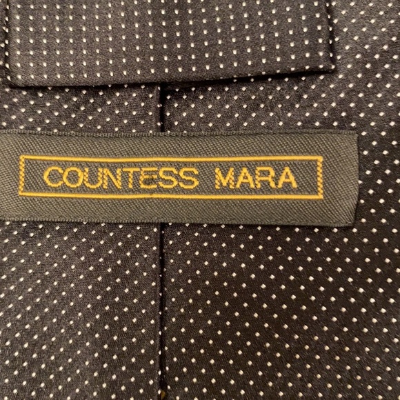 Men’s Tie - Picture 2 of 3